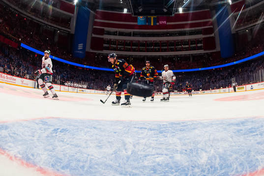 Frölundas Mats Rosseli Olsen (ej i bild) gör 2-6 i tom