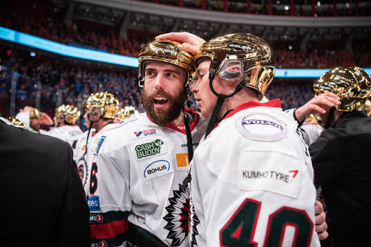 Frölundas Brandon Gormley och Joel Mustonen jublet