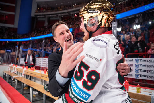 Frölundas tränare Roger Rönnberg  och Simon Hjalmarsson