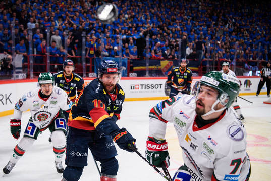 Djurgårdens Niclas Bergfors och Frölundas Patrik Carlsson