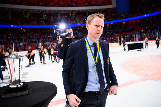 Djurgårdens tränare Robert Ohlsson deppar när han