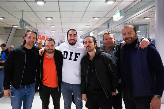 New York Rangers Mika Zibanejad med sällskap