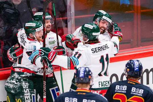 Frölundas spelare jublar