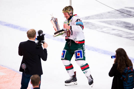Frölundas Rhett Rakshani jublar