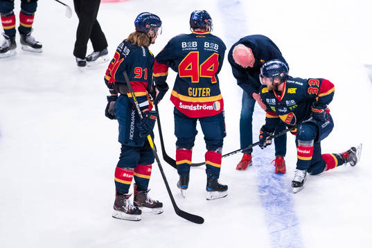 Djurgårdens Linus Hultström har ont