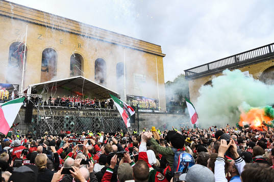 Frölunda firar SM-guldet på Götaplatsen
