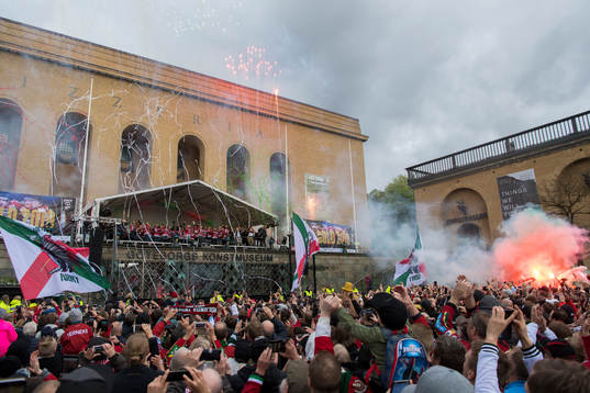 Frölunda firar SM-guldet på Götaplatsen
