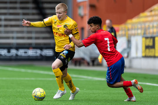 Elfsborgs Kevin Liimatainen och Helsingborgs Othmane Salama