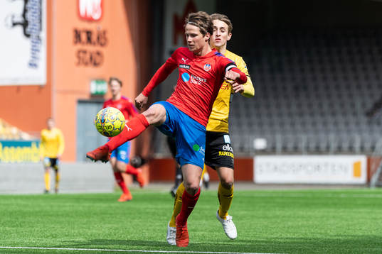 Helsingborgs Alex Sjöholm och Elfsborgs Jack Cooper Love