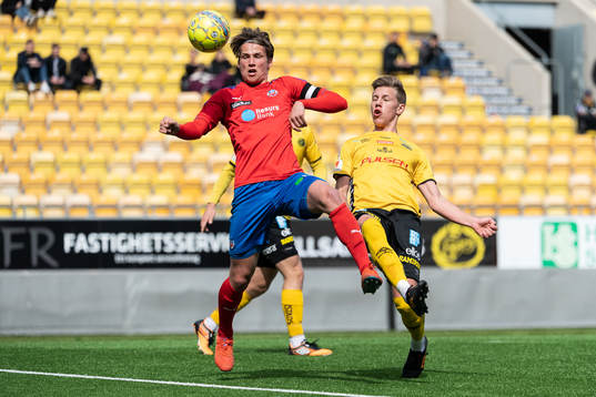 Helsingborgs Alex Sjöholm och Elfsborgs Noah Söderberg