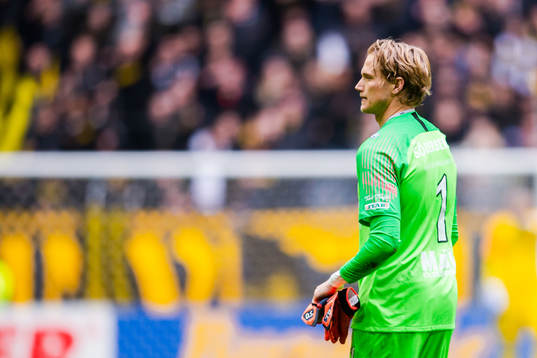 AFC Eskilstunas målvakt Ole Söderberg deppar