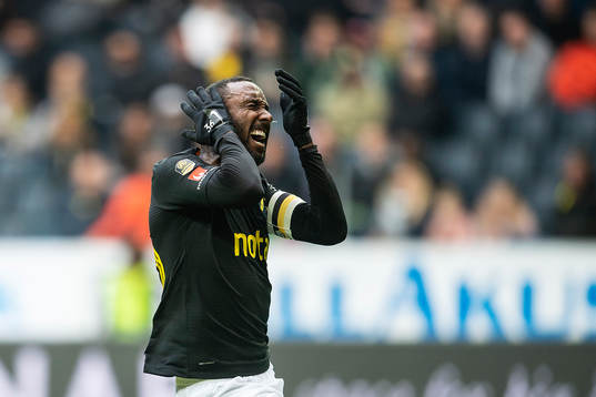 s Henok Goitom får ont