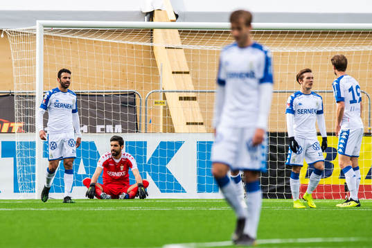 IFK Göteborgs André Calisir och målvakt Giannis Anestis