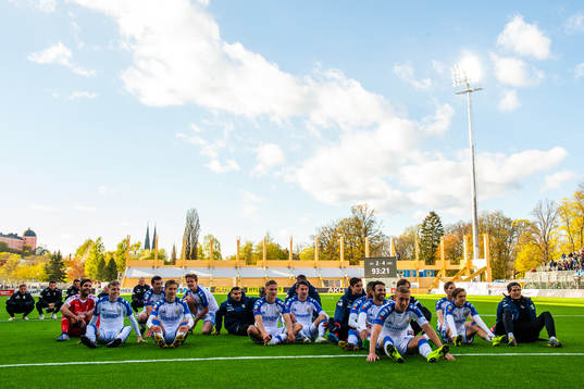 IFK Göteborgs spelare jublar efterfotbollsmatchen i