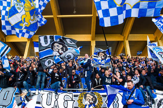 IFK Göteborgs supportrar jublar efterfotbollsmatchen i