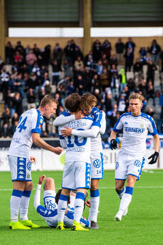 IFK Göteborgs Måns Saebbö jublar med Sebastian Ohlsson,