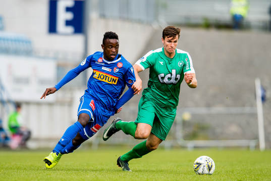 Brice Wembangomo of Sandefjord and Andreas Hoven of