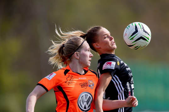 Piteås Cecilia Edlund mot Kungsbackas Hanna Spets