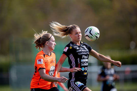 Piteås Cecilia Edlund mot Kungsbackas Hanna Spets