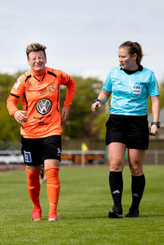 Kungsbackas Andrea Herczeg skadas, domare Laura Rapp