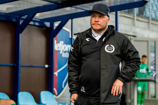 Steffen Landro, head coach of Nest-Sotra, looks dejected