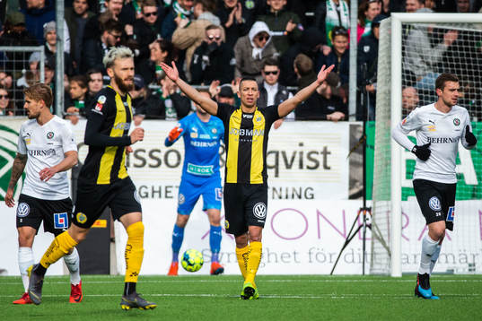 Hammarbys Nikola Djurdjic reagerar