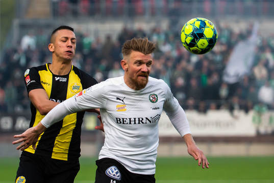 Hammarbys Nikola Djurdjic och Örebros Michael Almebäck