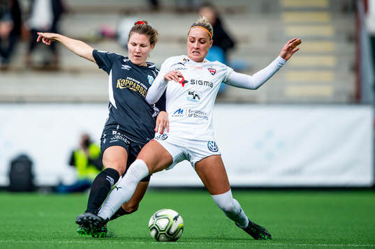 Göteborgs Natalia Kuikka mot Rosengårds Sanne Troelsgaard
