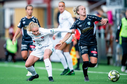 Rosengårds Ebba Wieder mot Göteborgs Filippa Curmark