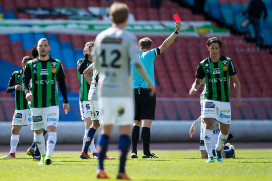 Jönköpings Daryl Smylie får rött kort