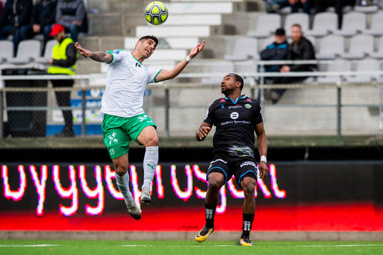 Rubén Alegre Guerra of HamKam and Kachi of Sandnes Ulf