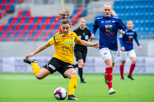 Emilie Haavi of LSK Kvinner and Victoria Ludvigsen of
