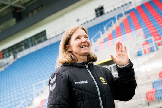Hege Riise, head coach of LSK Kvinner, celebrates