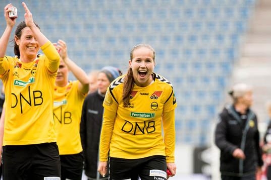 Isabell Bachor and Guro Reiten of LSK Kvinner celebrate