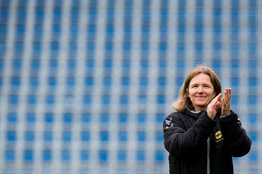 Hege Riise, head coach of LSK Kvinner, celebrates