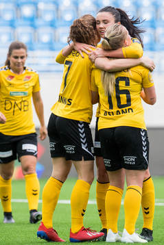 Ingrid Syrstad Engen of LSK Kvinner celebrates with her