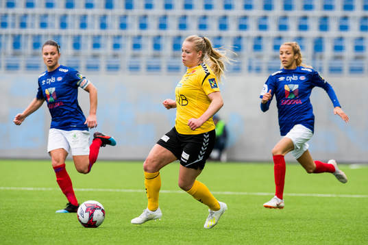 Therese Åsland of LSK Kvinner