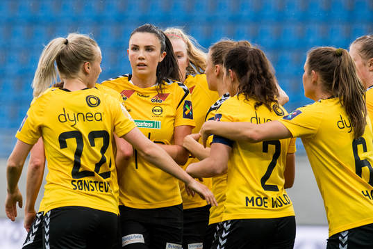 Ingrid Syrstad Engen of LSK Kvinner celebrates with