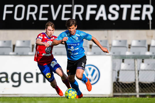 Halmstads Dusan Djuric och Östers Carl Johansson
