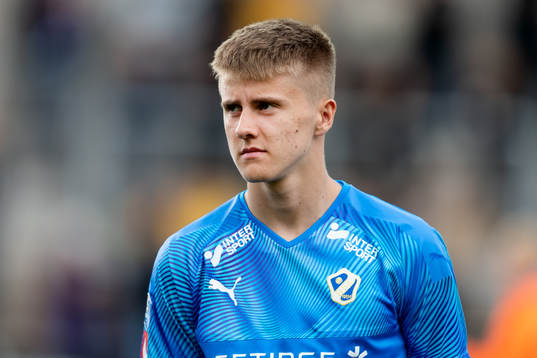 Halmstads Erik Ahlstrand före fotbollsmatchen i Superettan