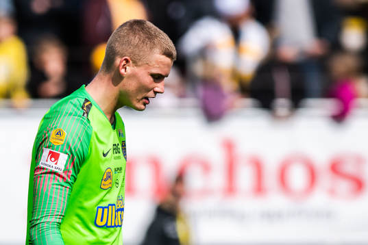 Falkenbergs målvakt Johan Brattberg deppar