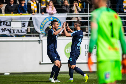 Malmö FFs Markus Rosenberg jublar med Marcus Antonsson