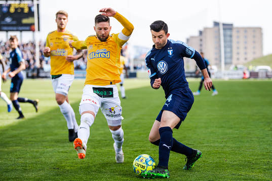 Falkenbergs Tibor Brink Joza och Malmö FFs Behrang Safari