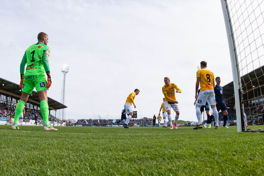 Falkenbergs målvakt Johan Brattberg deppar