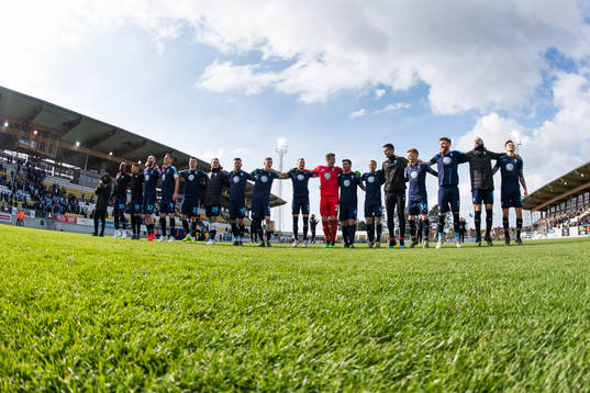 Malmö FFs spelare tackar jublar och tackar fansen