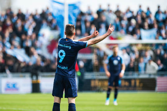 Malmö FFs Markus Rosenberg gestikulerar