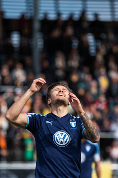 Malmö FFs Arnór Traustason reagerar