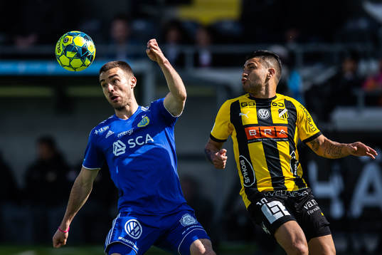 Sundsvalls Carlos Gracia och Häckens Paulinho