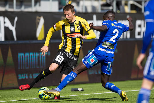 Häckens Viktor Lundberg och Sundsvalls Pa Konate