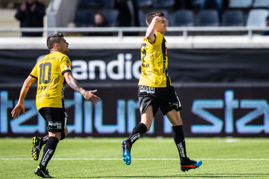 Häckens Paulinho Alexander Jeremejeff jublar